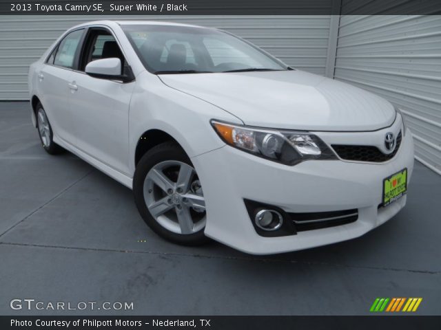 2013 Toyota Camry SE in Super White