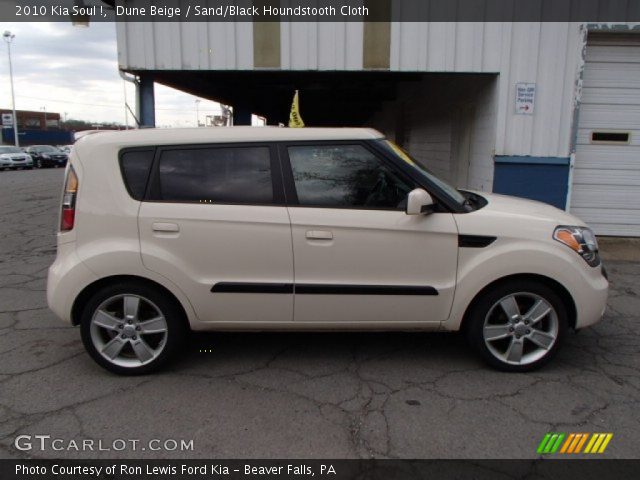 2010 Kia Soul ! in Dune Beige