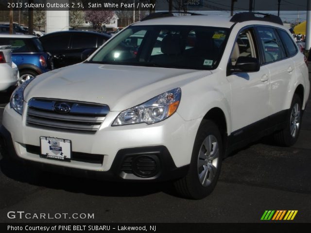 2013 Subaru Outback 2.5i in Satin White Pearl