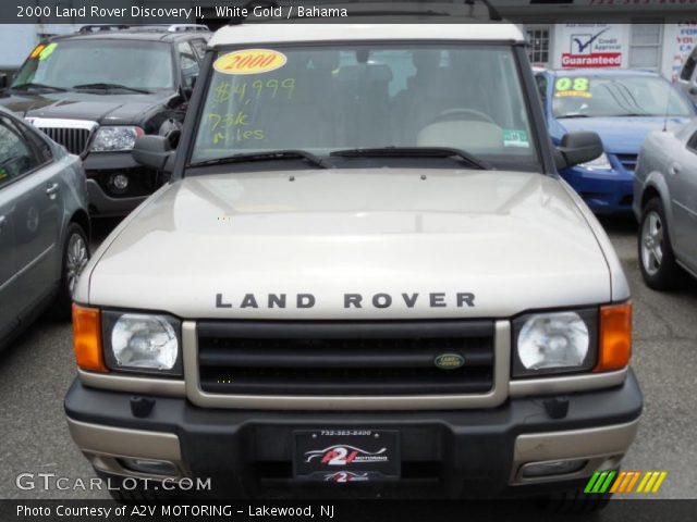 2000 Land Rover Discovery II  in White Gold