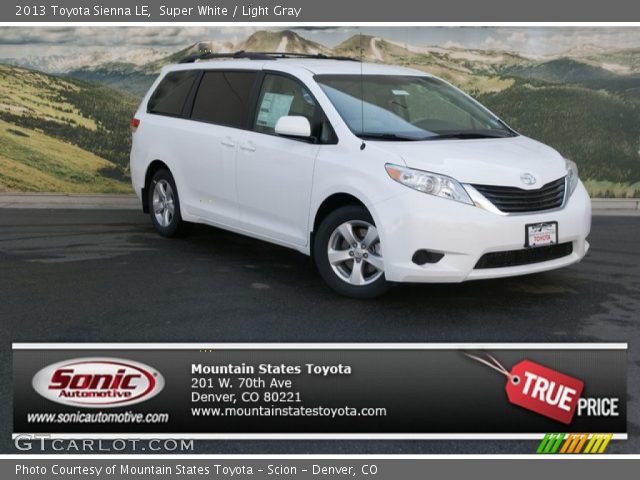 2013 Toyota Sienna LE in Super White