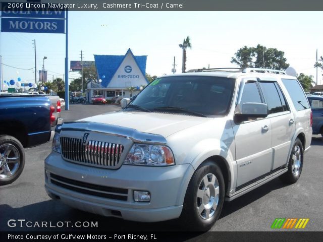 2006 Lincoln Navigator Luxury in Cashmere Tri-Coat