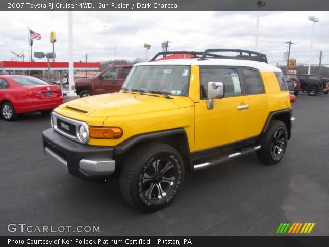 2007 Toyota FJ Cruiser 4WD in Sun Fusion
