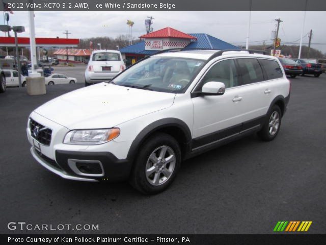 2012 Volvo XC70 3.2 AWD in Ice White