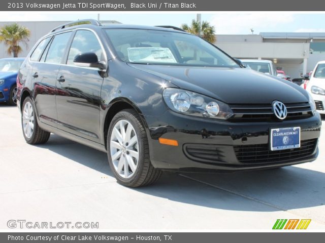 2013 Volkswagen Jetta TDI SportWagen in Black Uni