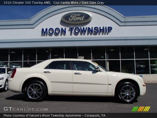 2010 Chrysler 300 Touring AWD in Cool Vanilla White