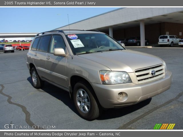 2005 Toyota Highlander V6 in Sonora Gold Pearl