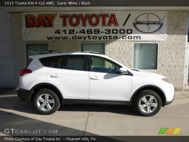 2013 Toyota RAV4 XLE AWD in Super White