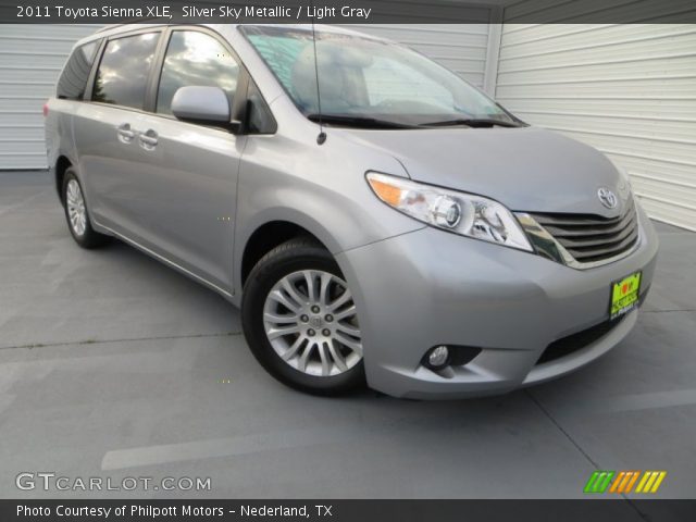 2011 Toyota Sienna XLE in Silver Sky Metallic