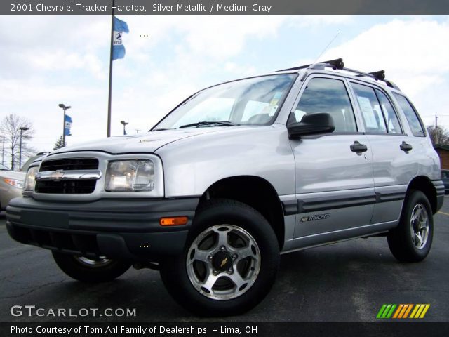 2001 Chevrolet Tracker Hardtop in Silver Metallic