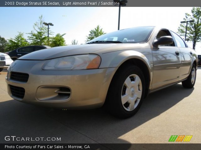 2003 Dodge Stratus SE Sedan in Light Almond Pearl