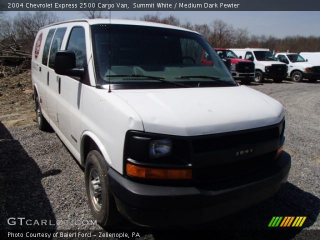 2004 Chevrolet Express 2500 Cargo Van in Summit White