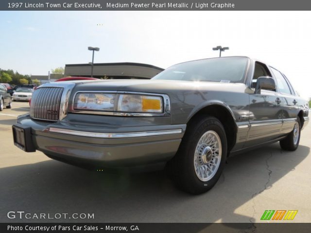1997 Lincoln Town Car Executive in Medium Pewter Pearl Metallic