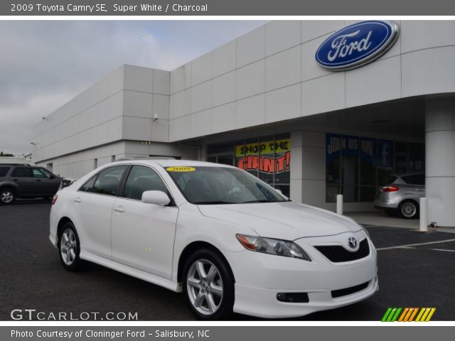 2009 Toyota Camry SE in Super White