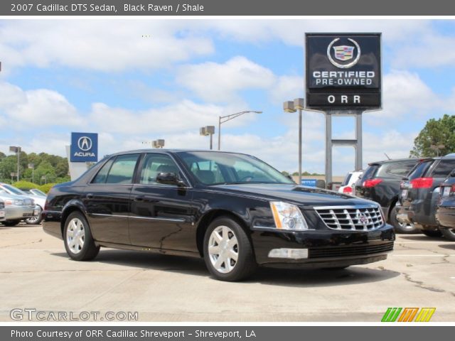 2007 Cadillac DTS Sedan in Black Raven
