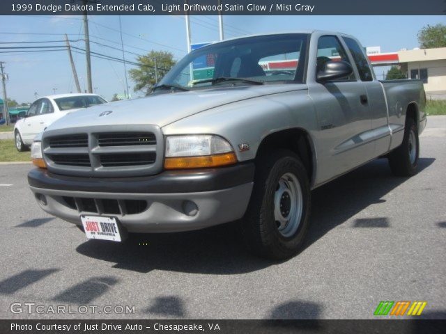 1999 Dodge Dakota Extended Cab in Light Driftwood Satin Glow