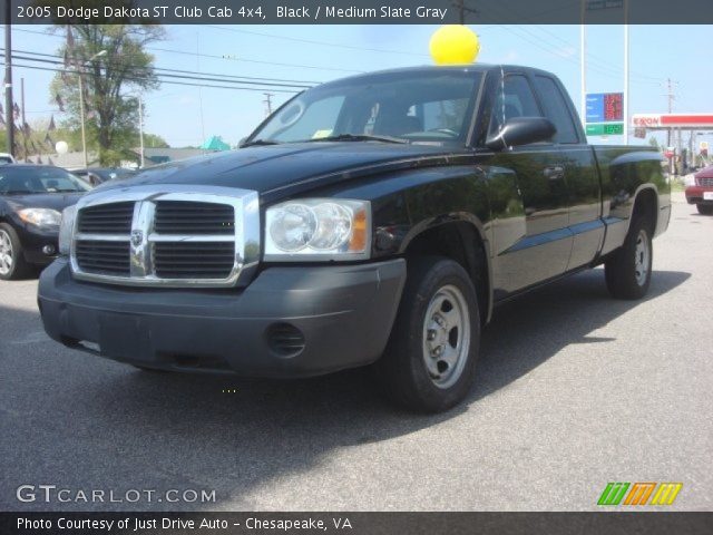 2005 Dodge Dakota ST Club Cab 4x4 in Black