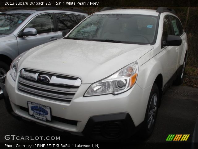 2013 Subaru Outback 2.5i in Satin White Pearl