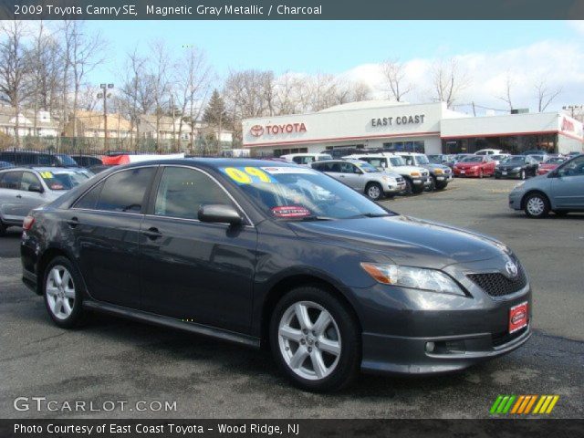 2009 Toyota Camry SE in Magnetic Gray Metallic