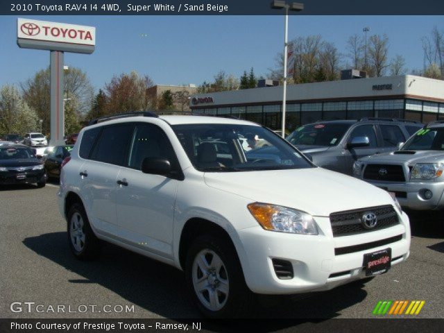 2010 Toyota RAV4 I4 4WD in Super White