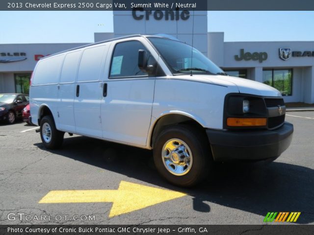 2013 Chevrolet Express 2500 Cargo Van in Summit White