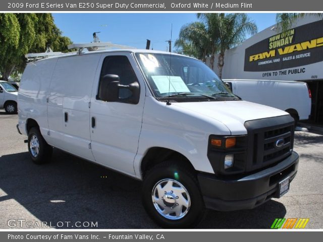 2009 Ford E Series Van E250 Super Duty Commercial in Oxford White