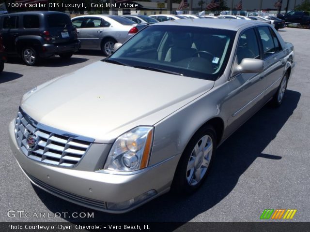 2007 Cadillac DTS Luxury II in Gold Mist