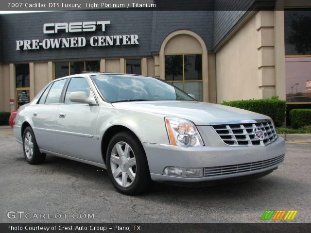 2007 Cadillac DTS Luxury in Light Platinum