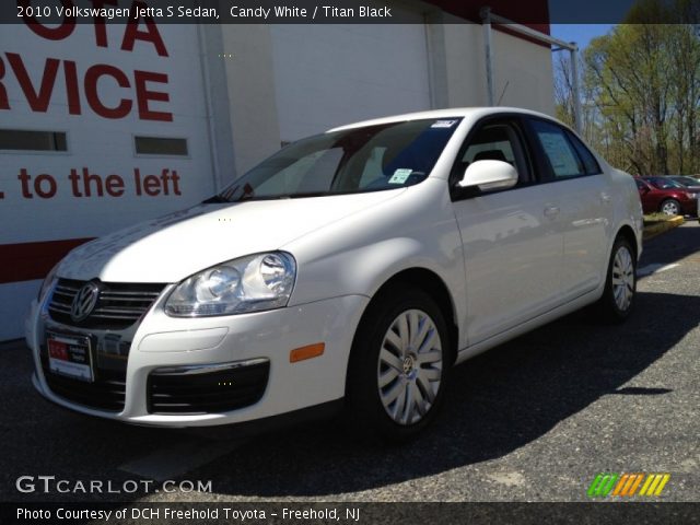2010 Volkswagen Jetta S Sedan in Candy White