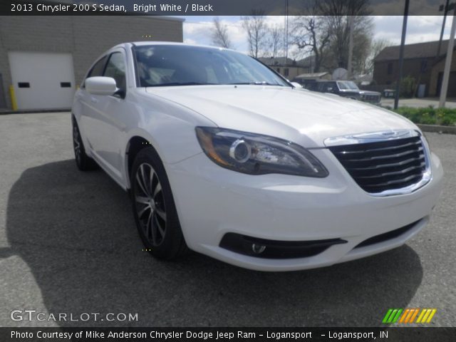 2013 Chrysler 200 S Sedan in Bright White