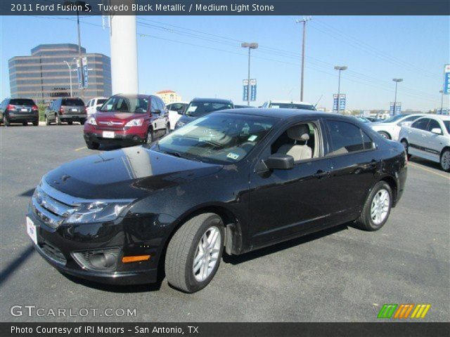 2011 Ford Fusion S in Tuxedo Black Metallic
