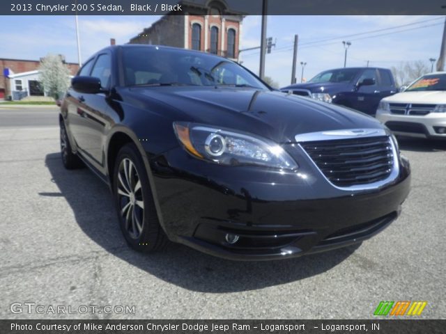 2013 Chrysler 200 S Sedan in Black