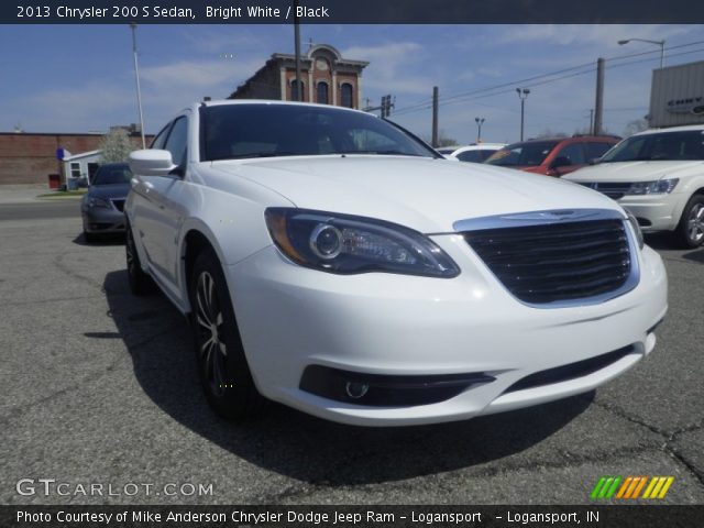2013 Chrysler 200 S Sedan in Bright White