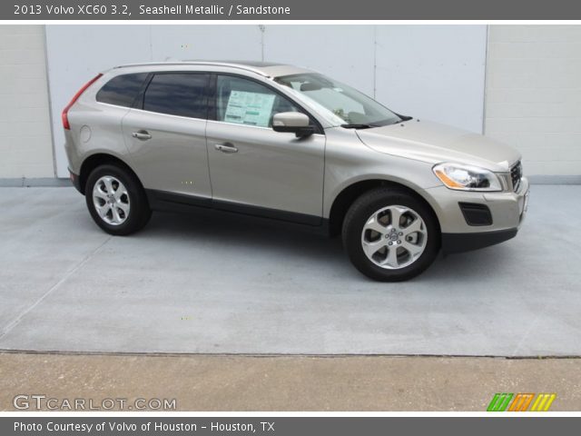2013 Volvo XC60 3.2 in Seashell Metallic
