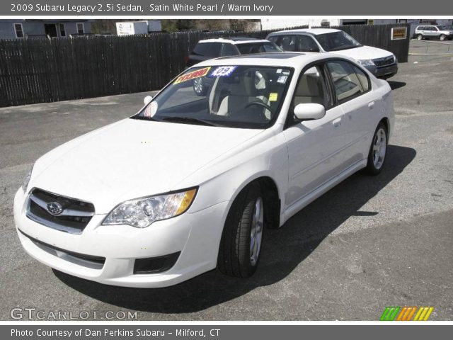 2009 Subaru Legacy 2.5i Sedan in Satin White Pearl