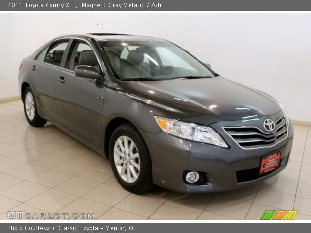2011 Toyota Camry XLE in Magnetic Gray Metallic