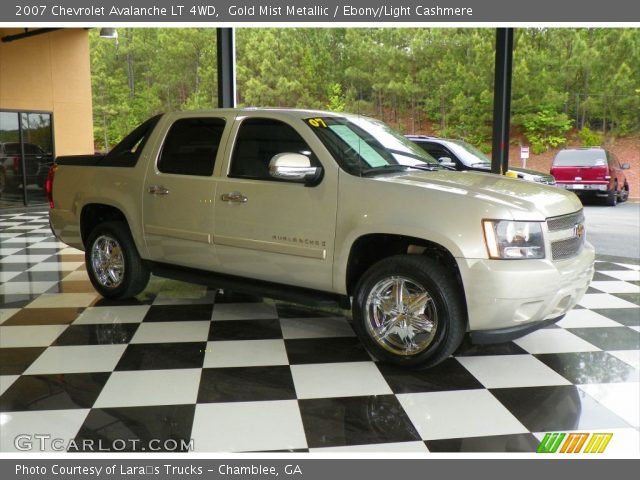 2007 Chevrolet Avalanche LT 4WD in Gold Mist Metallic