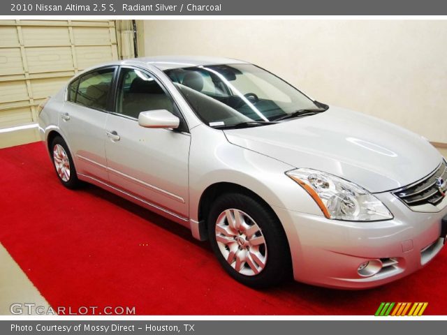 2010 Nissan Altima 2.5 S in Radiant Silver
