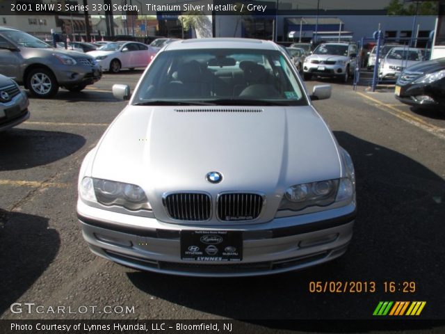 2001 BMW 3 Series 330i Sedan in Titanium Silver Metallic
