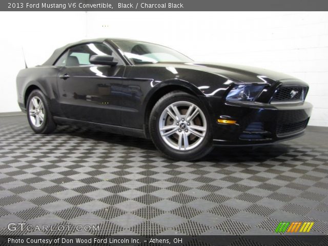 2013 Ford Mustang V6 Convertible in Black