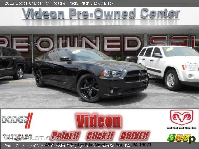 2013 Dodge Charger R/T Road & Track in Pitch Black