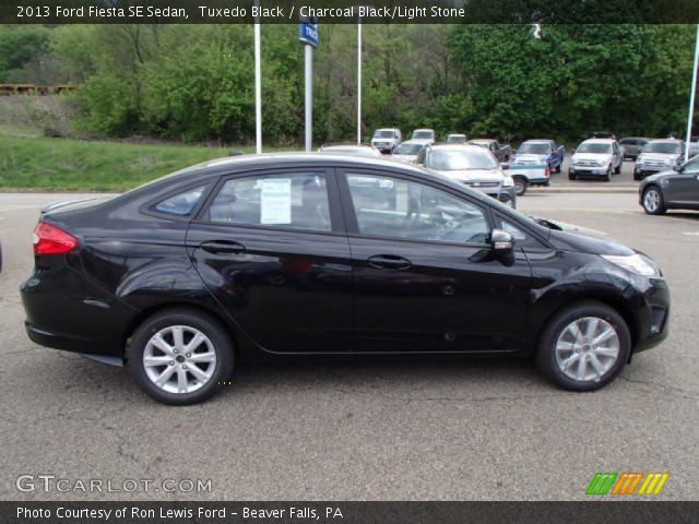2013 Ford Fiesta SE Sedan in Tuxedo Black