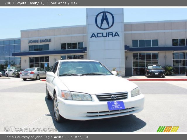 2000 Toyota Camry LE in Super White