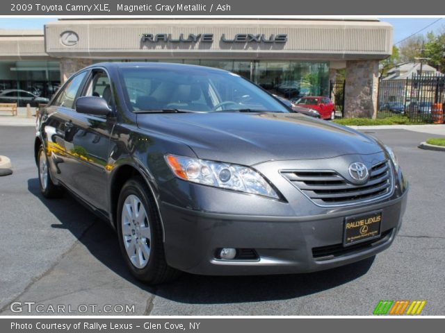 2009 Toyota Camry XLE in Magnetic Gray Metallic