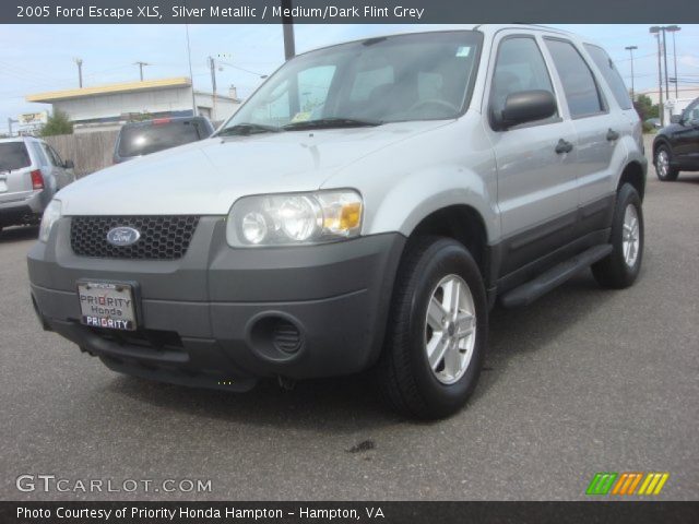 2005 Ford Escape XLS in Silver Metallic