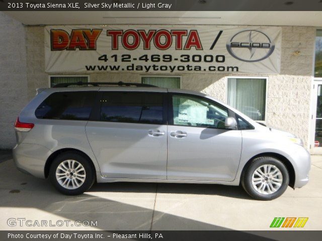 2013 Toyota Sienna XLE in Silver Sky Metallic