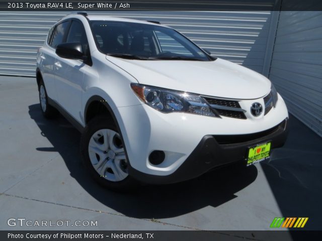 2013 Toyota RAV4 LE in Super White