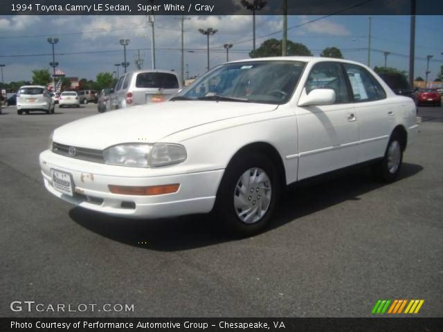 1994 Toyota Camry LE Sedan in Super White