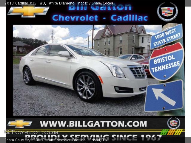 2013 Cadillac XTS FWD in White Diamond Tricoat