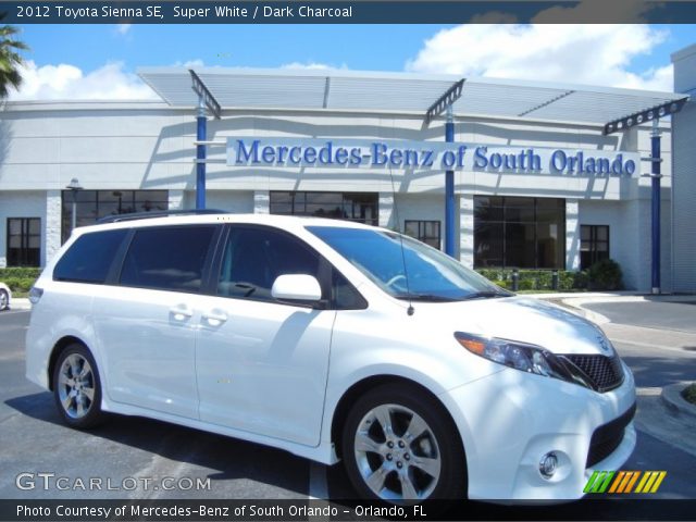 2012 Toyota Sienna SE in Super White